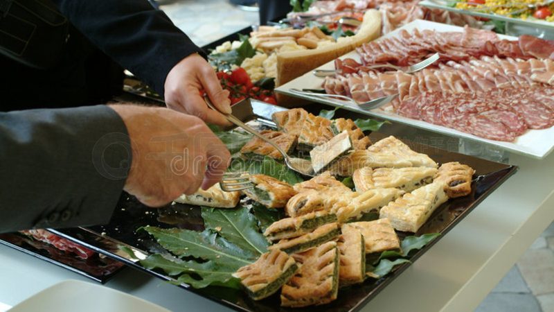 揭秘零食批发一手货源代理：条件与注意事项